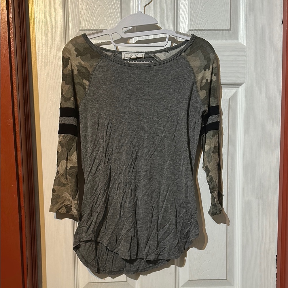 Hippie Rose Gray and Green Asymmetrical 3/4 Sleeve Tee